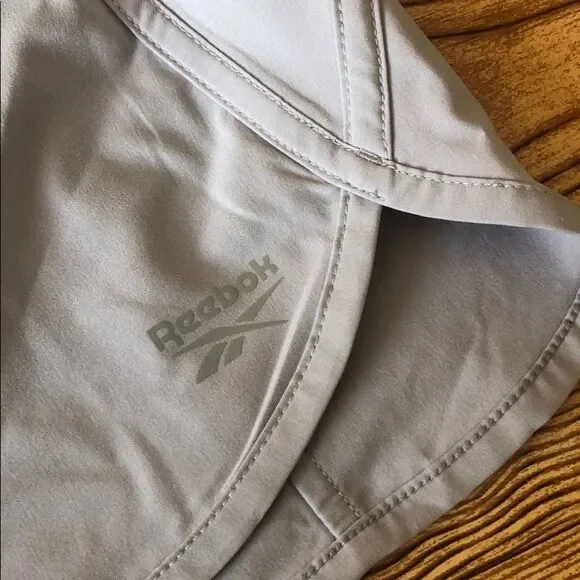 NWT Reebok Tempo Shorts in Silver Sconce - Picture 5 of 6